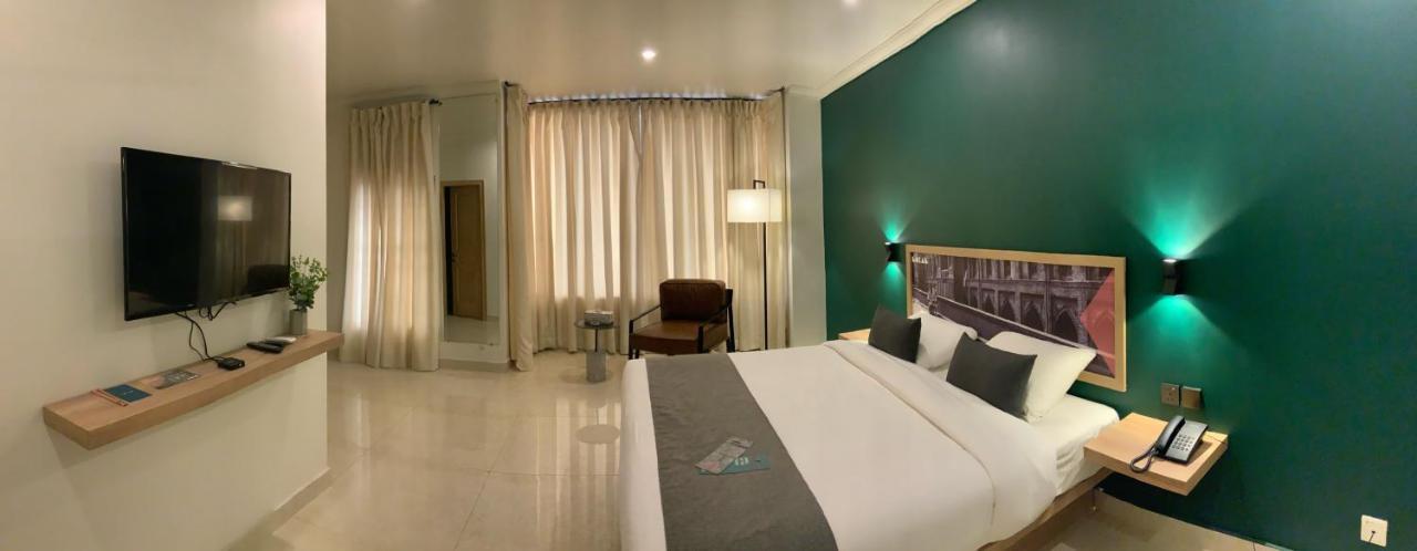 Lokal Rooms X Gulberg Lahore Eksteriør bilde
